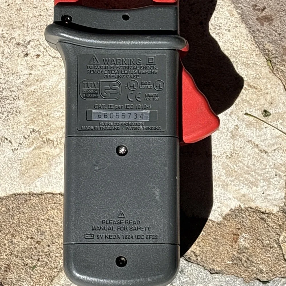 Fluke 32 Clamp Meter 600V‎ 600A CAT III with Multimeter With Leads